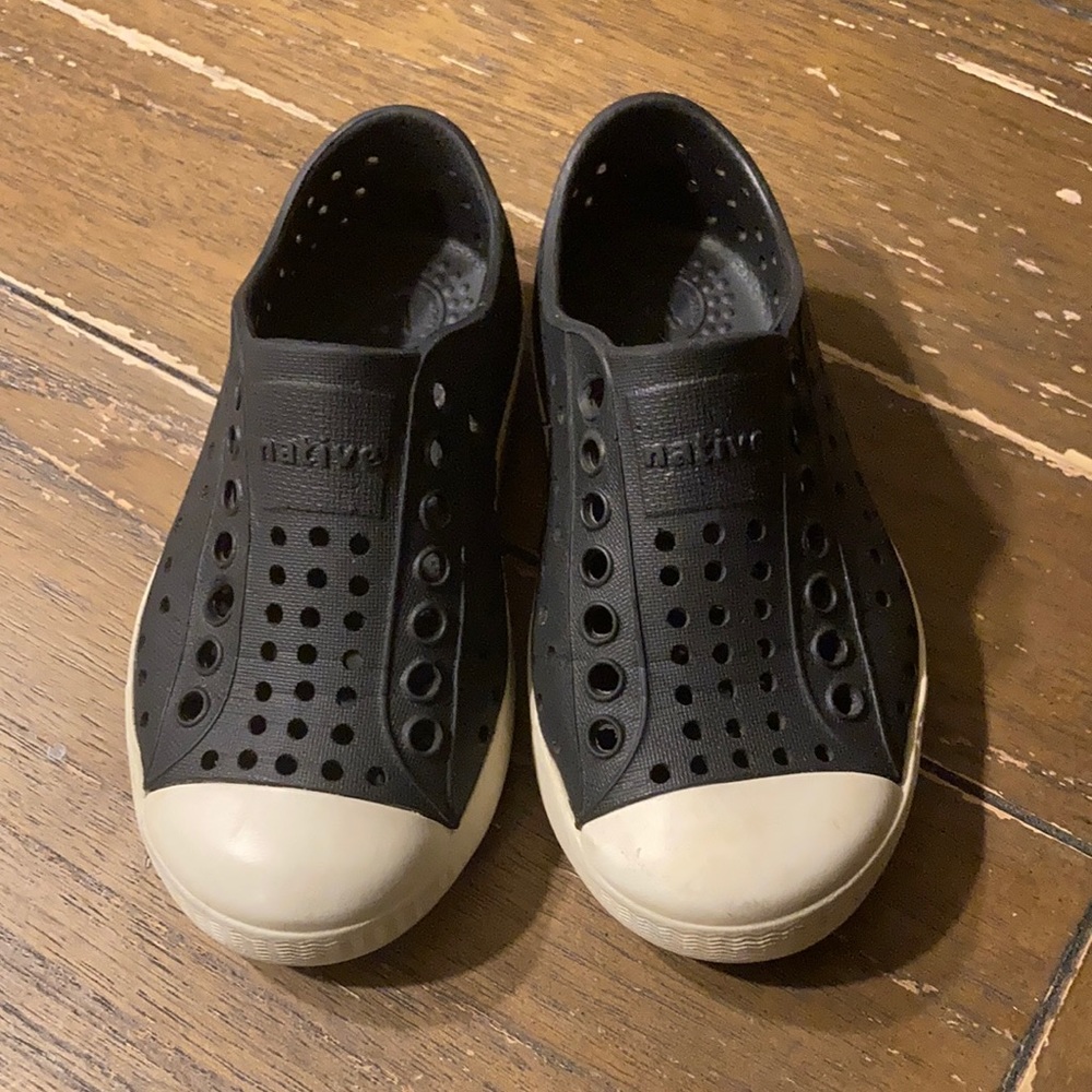 Native Toddler Shoes Size 8